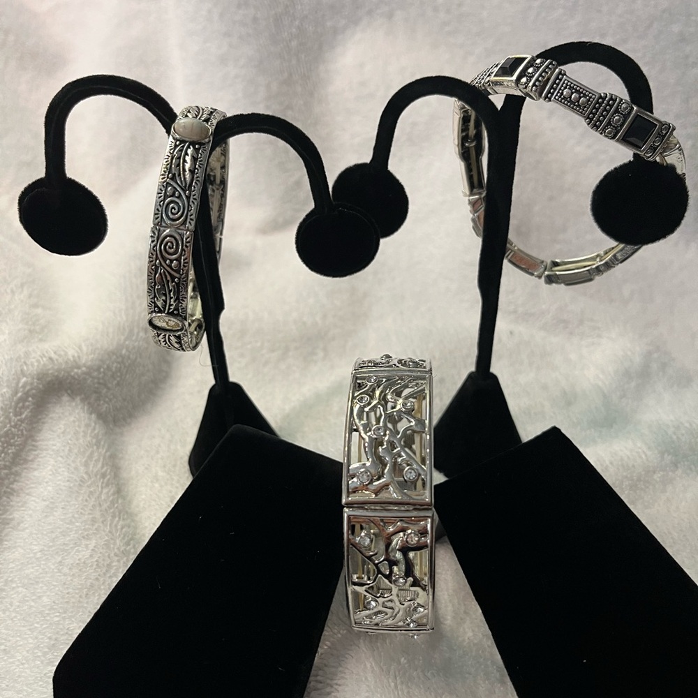 Elegant Silver Bracelet Set